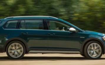 Volkswagen Golf Alltrack: універсал, який вміло маскується під кросовер