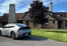 Оновлення 10 000 миль: Наша Toyota Prius 2025 стає фаворитом подорожі