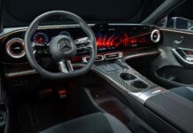 Mercedes-Benz Повертає Кнопки: “Фізичні Кнопки Краще”