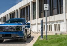 Ford та GM намагаються продовжити федеральний податковий кредит на електромобілі на 7500 доларів.