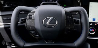 Čína zakazuje volanty v nových autech