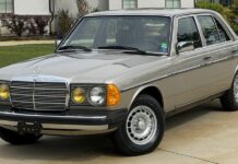 Безсмертний Mercedes: майже новий 300D Turbo 1985 виставлений на аукціон