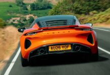 Lotus Emira 420 Sport: Король легкості перед закінченням епохи