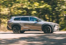 Toyota bZ4X Touring: Практичний погляд на посередній електрокар