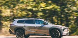 Toyota bZ4X Touring: Praktyczne spojrzenie na przeciętny samochód elektryczny