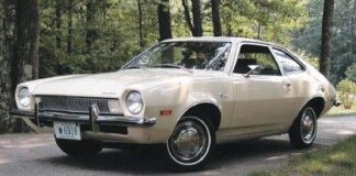 Чому Ford Pinto не зміг перемогти імпортні автомобілі