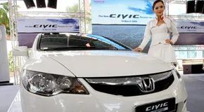 How Silent Honda Civic Hybrids Almost Hit You in LA Traffic