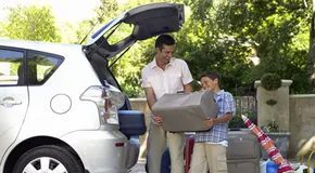 Comment installer des barres de toit et des porte-bagages montés sur attelage
