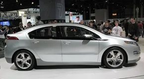 El primer automóvil híbrido no fue una tecnología nueva, fue la ingeniería Porsche de la vieja escuela.
